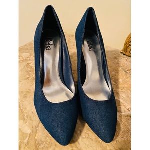 Jean Pumps